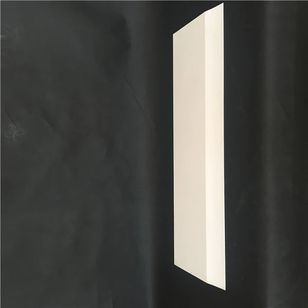 طرف العجلات غير مشوه